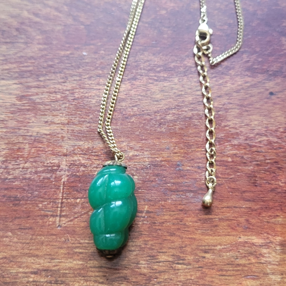Vintage 18" Green Pendant Necklace